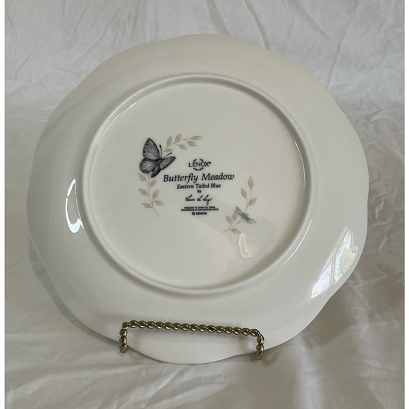 Lenox Butterfly Meadow Eastern Tailed Blue Luncheon Plate 9 inch Scalloped Rim - Picture 6 of 7